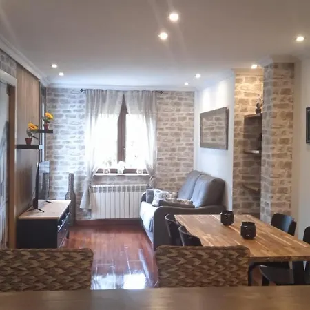 Apartamento Con Terraza Al Puente Romano Onís Buitenkant foto